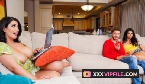 Harley Haze, Sarah Arabic - My GFs Roomie is a Total Thirst, Creampie - popular porn video on XXXVipFile