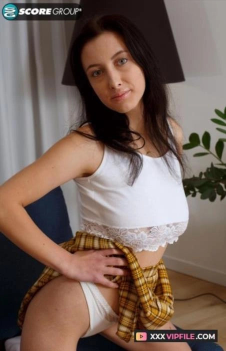 Marlemm - Naturally-Busty Marlemm Has A Shaved Pussy. She, Posing, Solo - XXX Porn Video on XXXVipFile