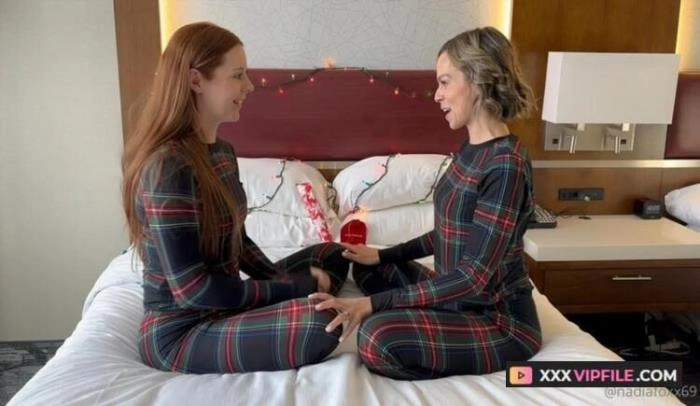 Nadia Foxx, Serenity Cox - Foxxmas Day 12, Amateur, Lesbian - XXX Porn Video on XXXVipFile